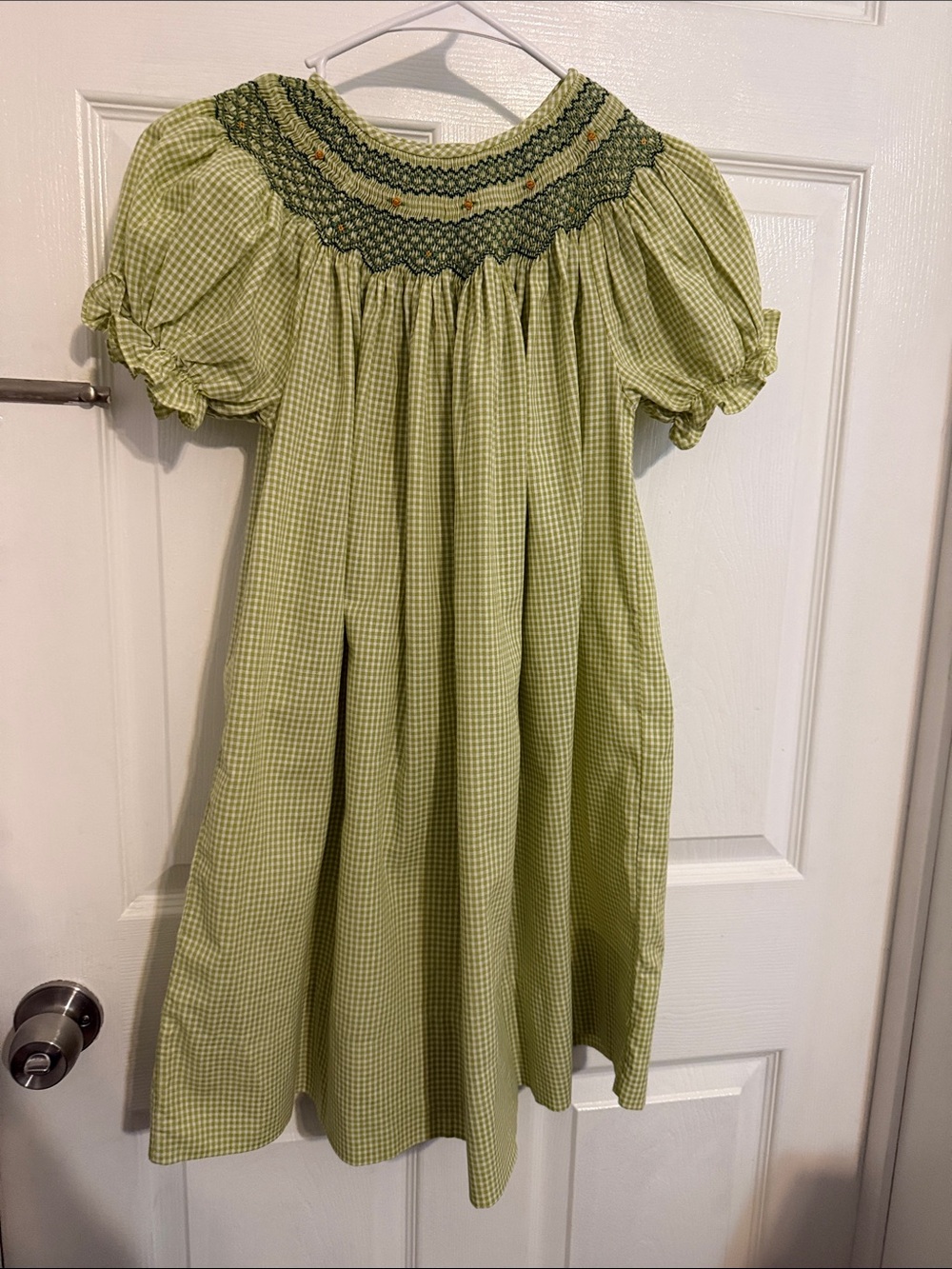Girls' Light Green Gingham Smocked Puff-Sleeve DressSize 6
Rosalina